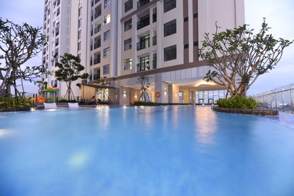 Hồ bơi Phú Đông Premier